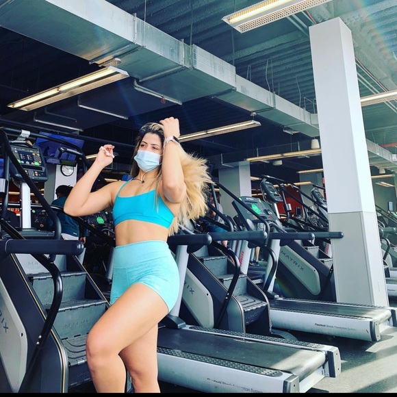 Alo yoga shorts - Picture 1 of 1